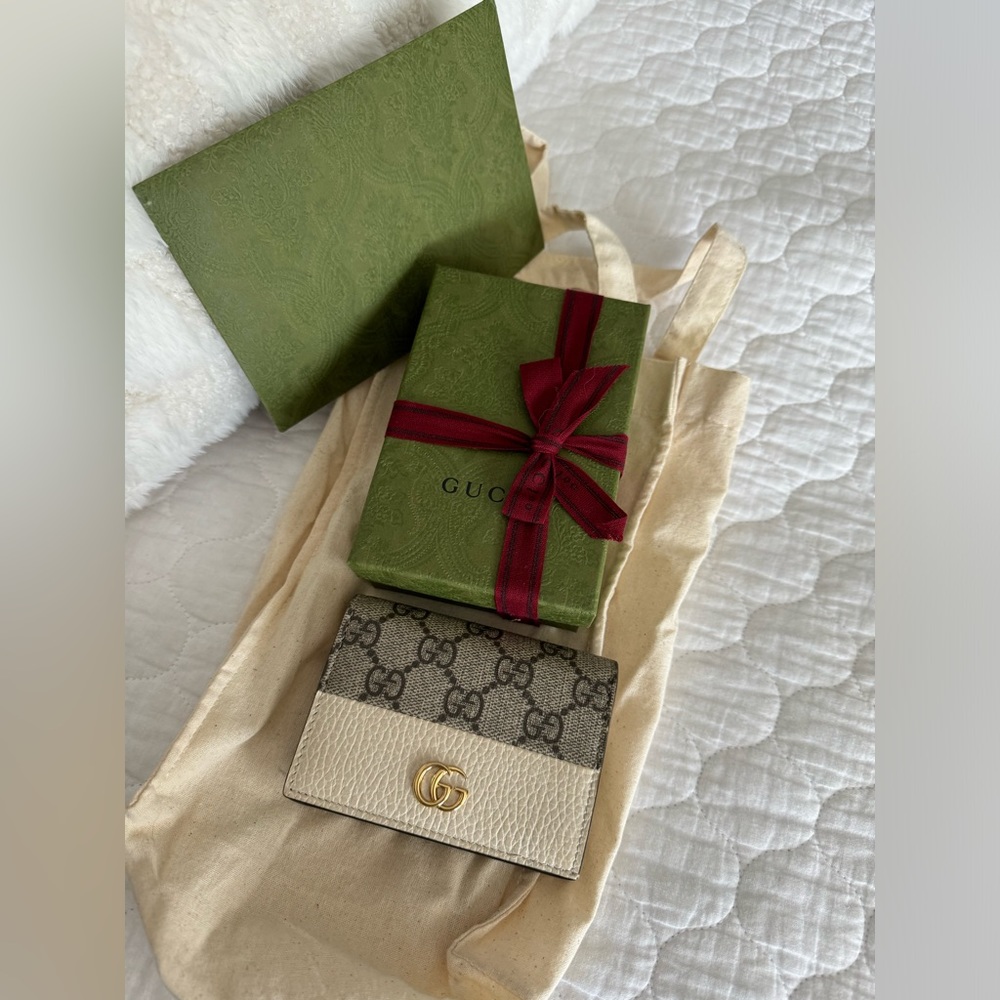 Gucci GG Marmont card case wallet